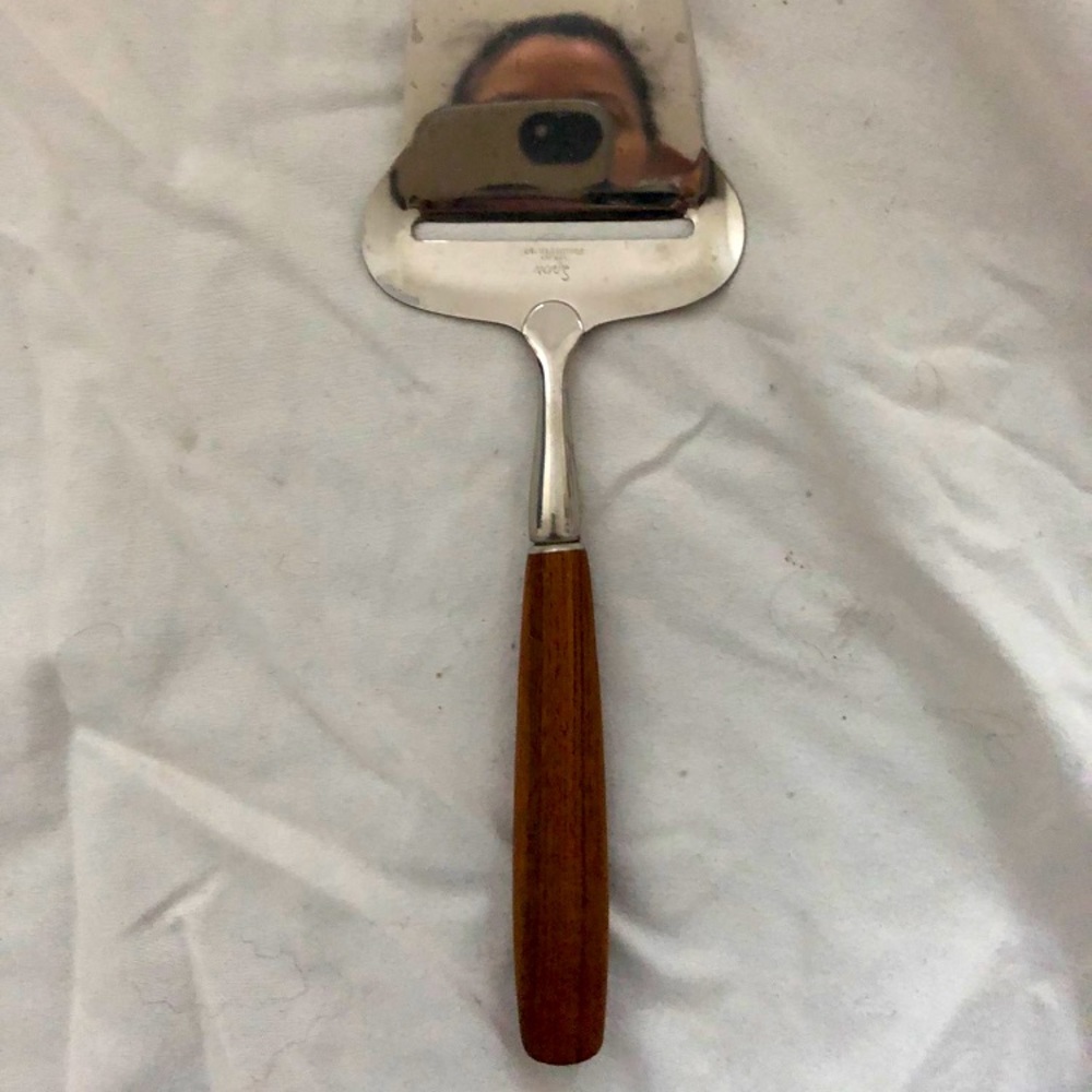 Teak cheese tool
